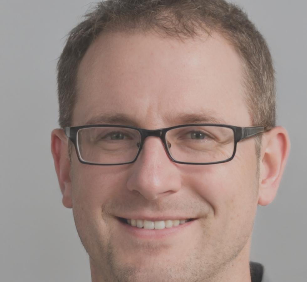 Portrait of Alden Thorburn, founder and lead educator at zenorvexia